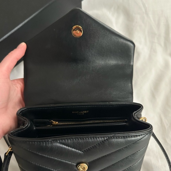 YSL Toy Loulou Leather Crossbody Bag in black and gold - Picture 12 of 15